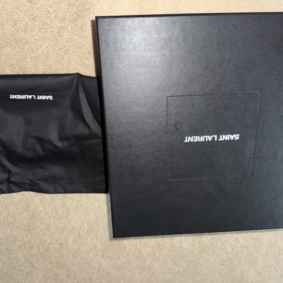 Saint Laurent Black Patent Heels - Picture 4 of 4